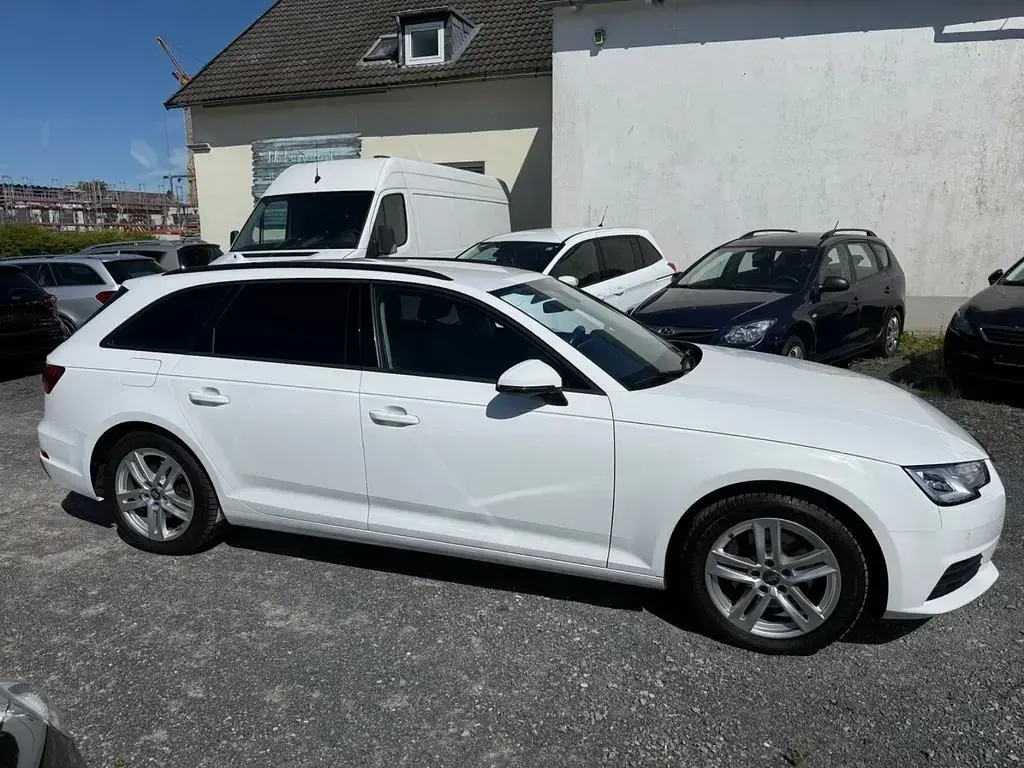 Gebraucht Audi A4 Basis 150 PS (110 kW) 2019 Weiß Kombi