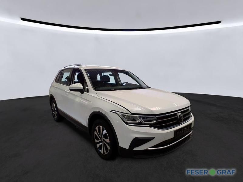 Gebraucht VW Tiguan Active 150 PS (110 kW) 2022 Pure white SUV