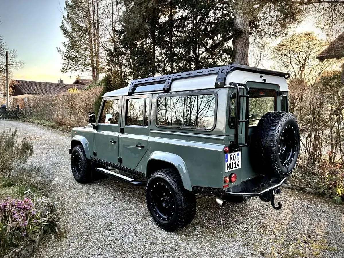 Gebraucht Land Rover Defender S 122 PS (89 kW) 2009 Grün Kombi
