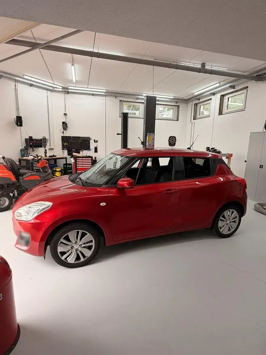 Usata Suzuki Swift 90 CV (66 kW) 2018 Rosso Utilitaria