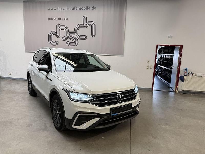 Pure white Gebraucht 2022 VW Tiguan Allspace Life SUV | 23.890 € (Superpreis) - Bild 1/4