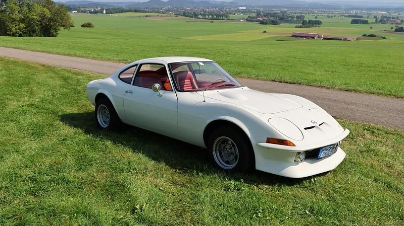 Weiß Gebraucht 1969 Opel GT Coupé | 23.900 € - Bild 1/4