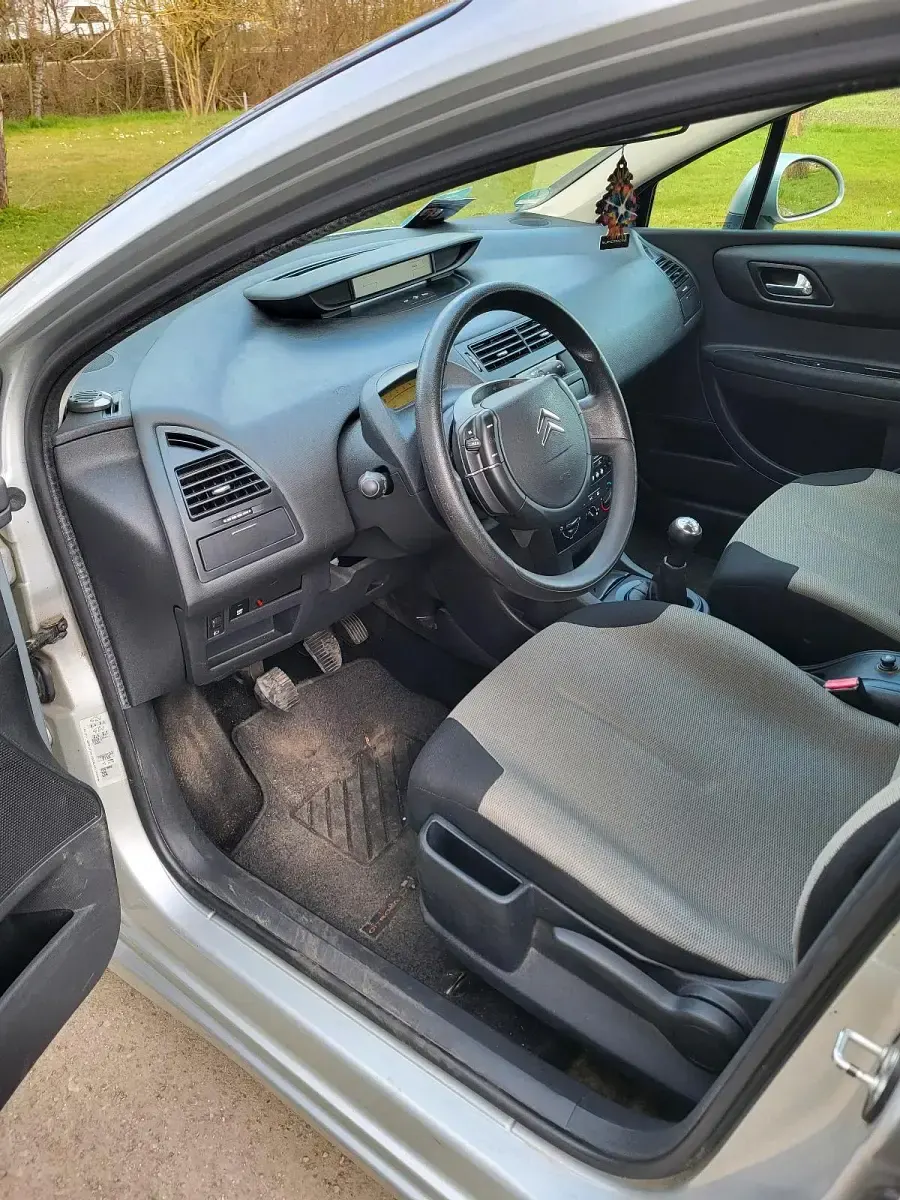 Used Citroën C4 88 HP (64 kW) 2007 Silver Sedan