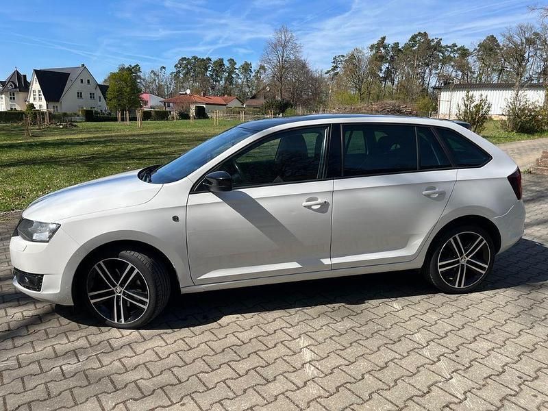 Gebraucht Skoda Rapid Drive 105 PS (77 kW) 2014 Weiß Kleinwagen