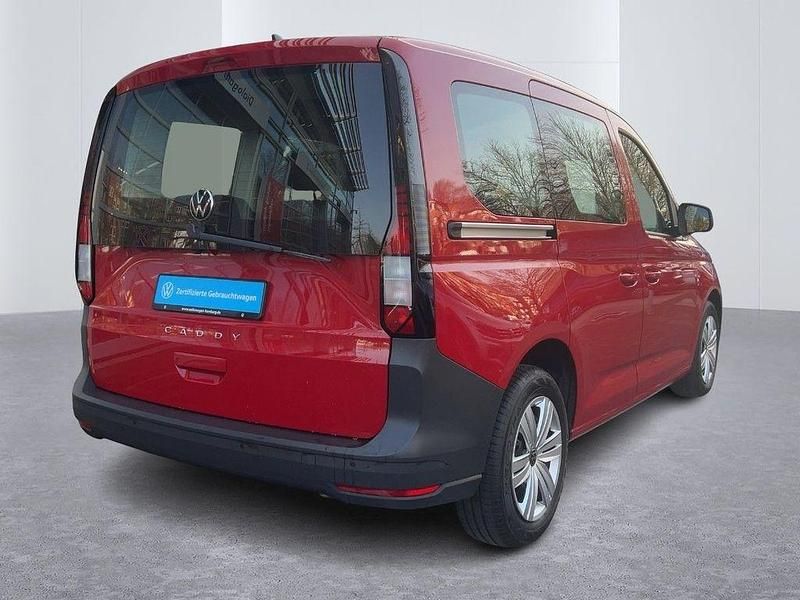 Gebraucht VW Caddy Basis 122 PS (89 kW) 2023 Kirschrot Van / Kleinbus
