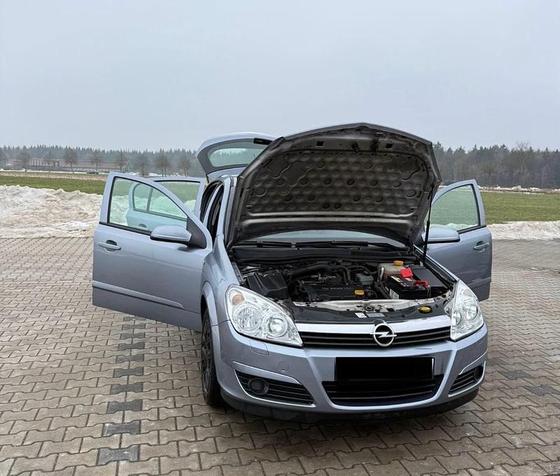 Gebraucht Opel Astra 90 PS (66 kW) 2007 Silber Kleinwagen
