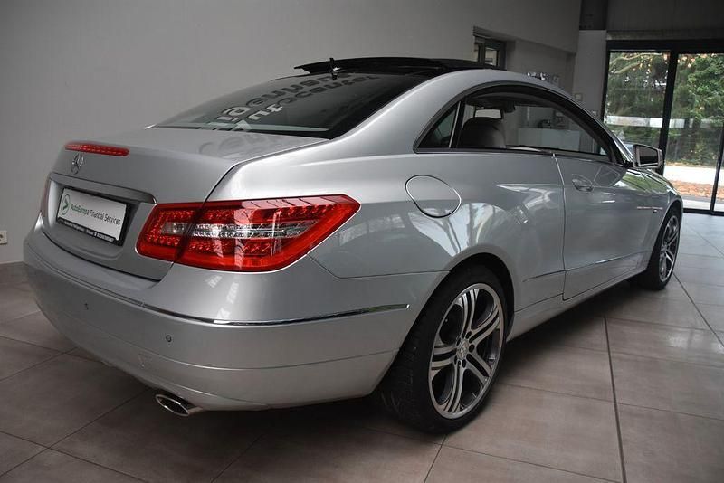 Gebraucht Mercedes E350 231 PS (169 kW) 2010 Silber Coupé