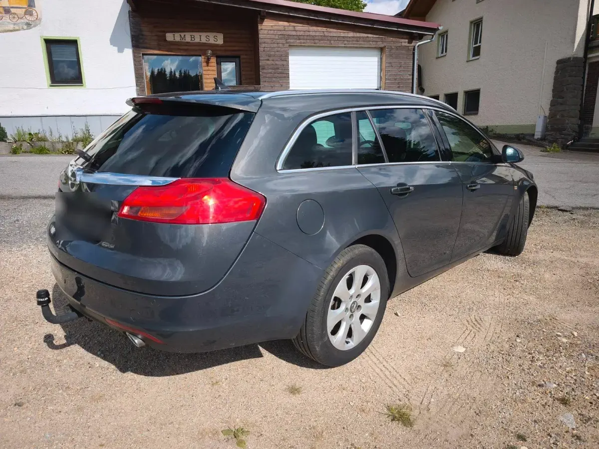 Gebraucht Opel Insignia 194 PS (142 kW) 2012 Grau Limousine