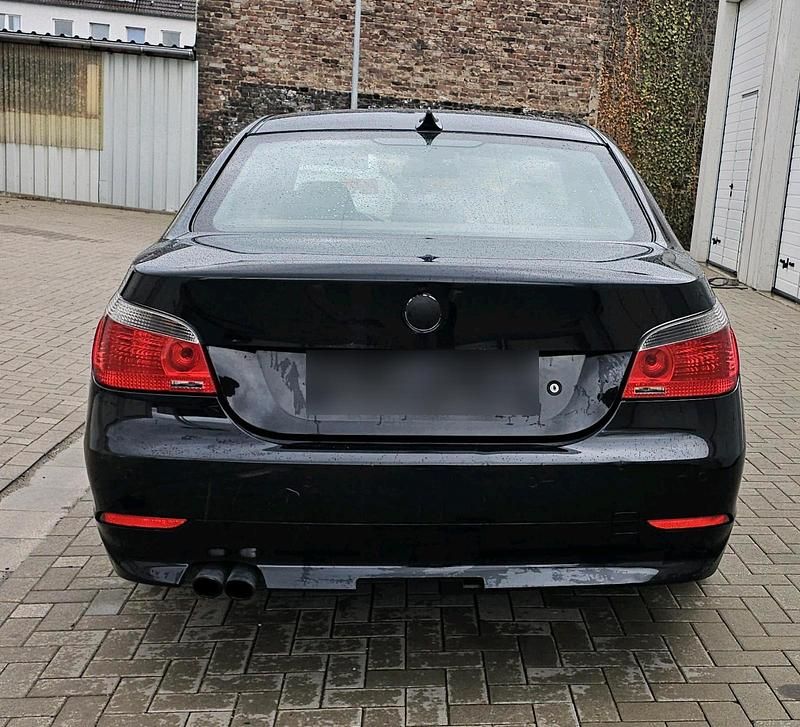 Gebraucht BMW 520 177 PS (130 kW) 2004 Schwarz Limousine