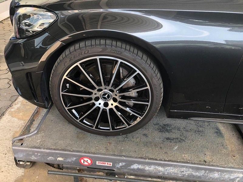 Schwarz Gebraucht 2020 Mercedes C300 AMG Limousine | 32.999 € (Guter Preis) - Bild 1/4