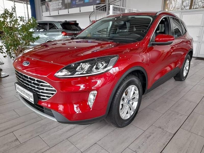 Gebraucht Ford Kuga Titanium 152 PS (111 kW) 2022 Rot SUV