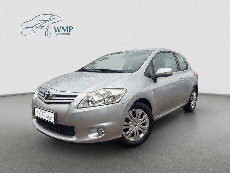 Gebraucht Toyota Auris Life+ 132 PS (97 kW) 2011 Silber Limousine