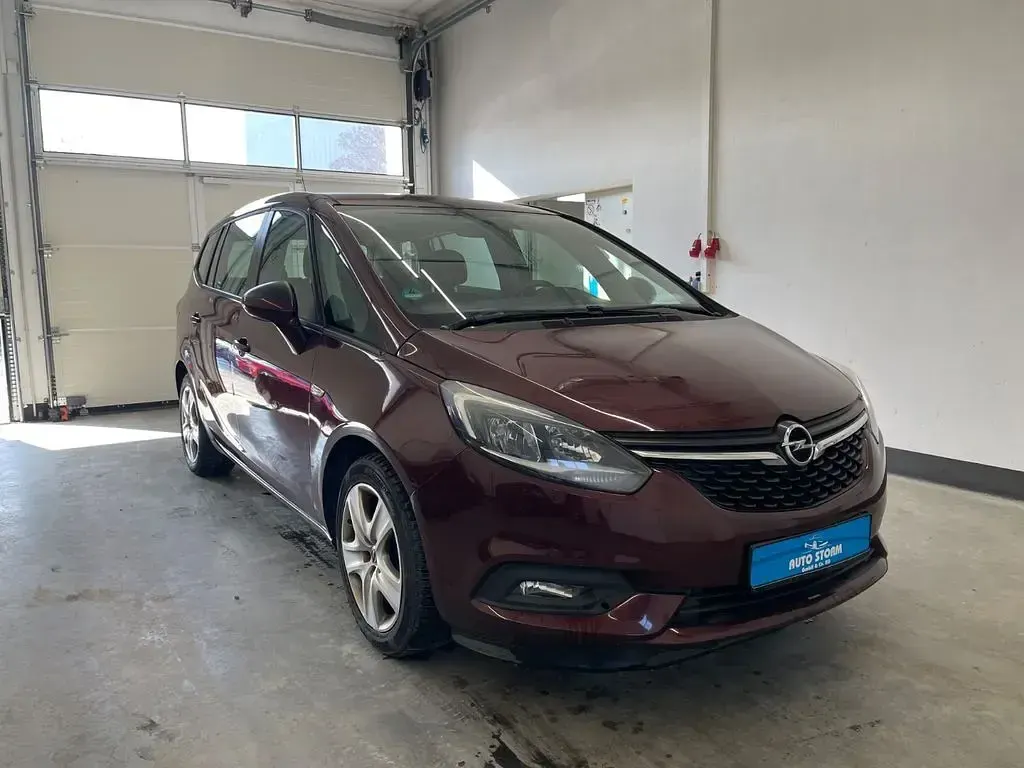 Gebraucht Opel Zafira Business Edition 135 PS (99 kW) 2018 Braun Van / Kleinbus