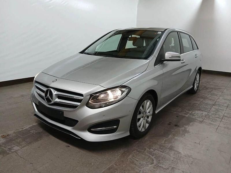 Silber Gebraucht 2015 Mercedes B180 Van / Kleinbus | 14.950 € (Guter Preis) - Bild 1/4