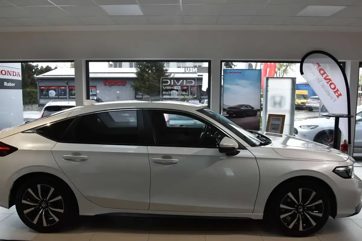 Neu Honda Civic Elegance 184 PS (135 kW) 2026 Platinum white pearl Limousine