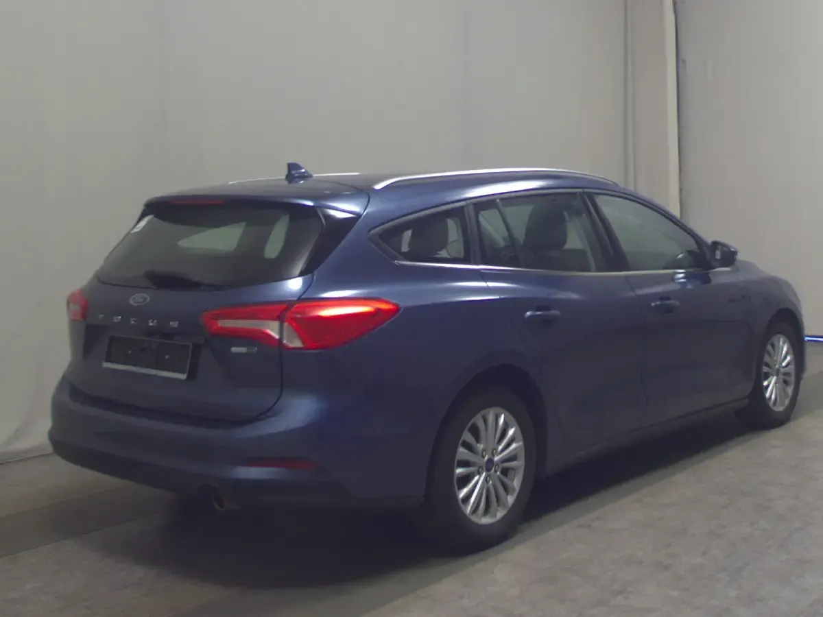 Używany Ford Focus Titanium 125 KM (91 kW) 2021 Niebieski Kombi