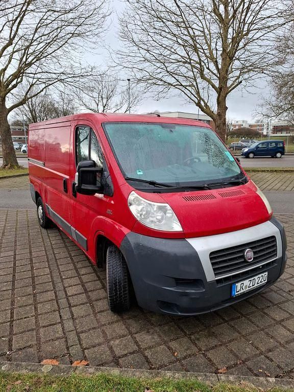 Gebraucht Fiat Ducato 131 PS (96 kW) 2012 Rot Van