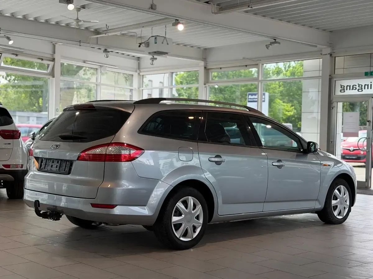 Gebraucht Ford Mondeo Trend 160 PS (117 kW) 2009 Silber Kombi