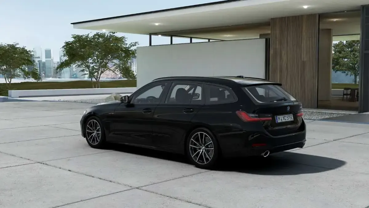 Neu BMW 330e 292 PS (214 kW) 2025 Schwarz uni Kombi
