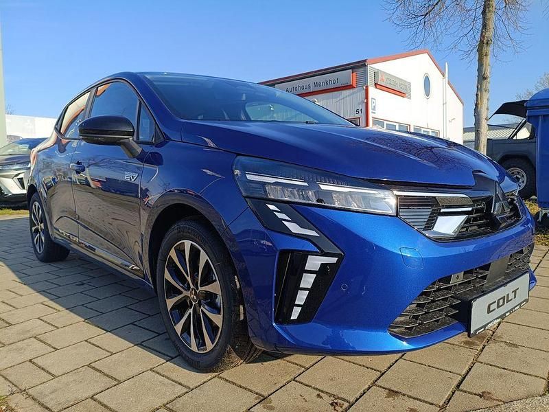 Neu Mitsubishi Colt Plus 94 PS (69 kW) 2025 Blau Limousine