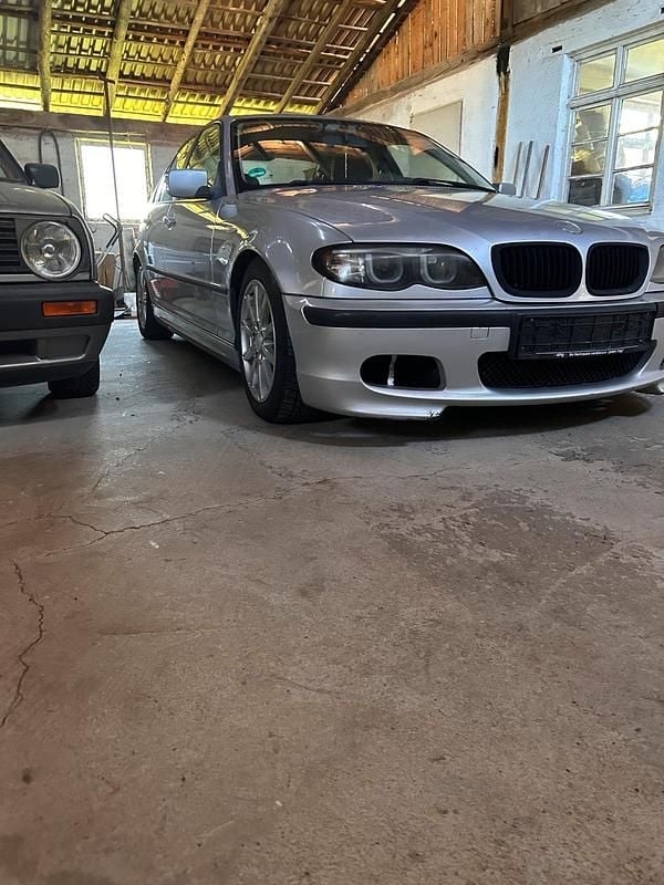 Silber Gebraucht 2002 BMW 320 Limousine | 1.150 € (Guter Preis) - Bild 1/4