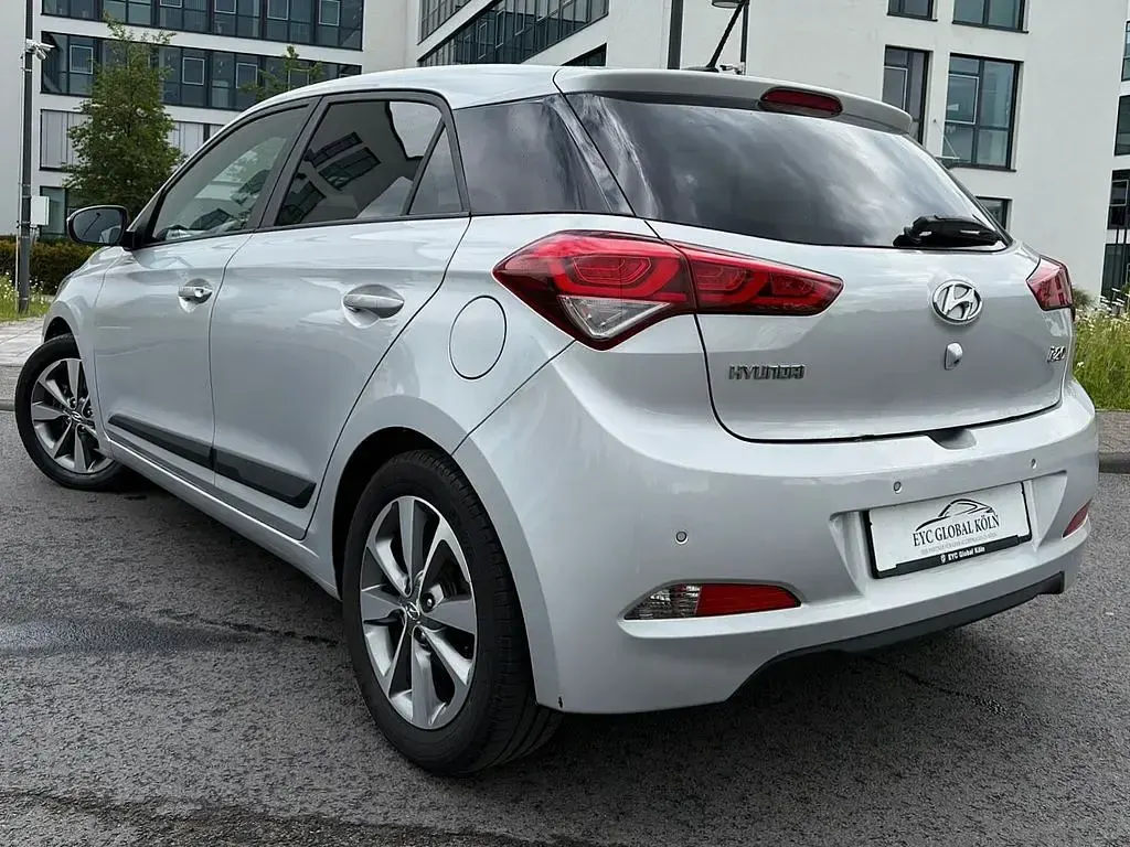 Gebraucht Hyundai i20 YES! 101 PS (74 kW) 2017 Silber Kleinwagen