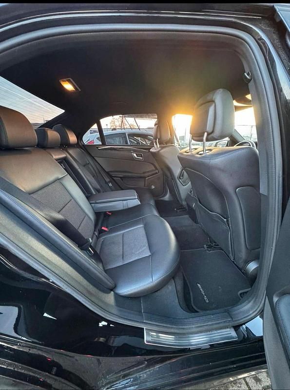 Gebraucht Mercedes E350 Elegance 306 PS (225 kW) 2011 Schwarz Limousine