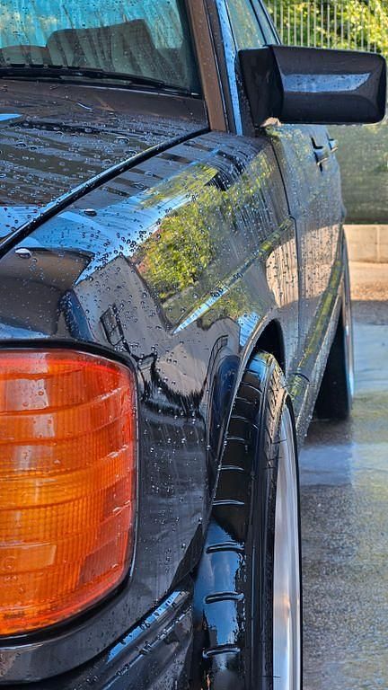 Schwarz Gebraucht 1989 Mercedes 190 Sportline Limousine | 11.990 € - Bild 1/4