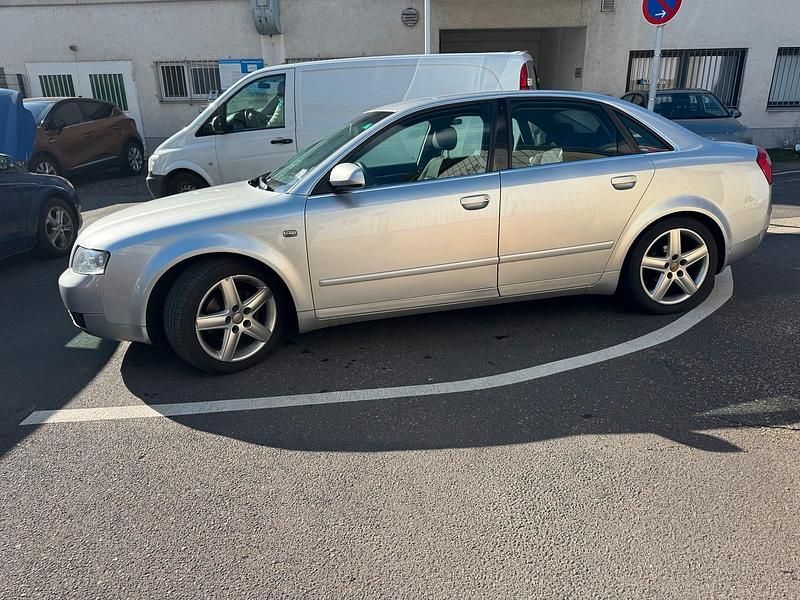 Gebraucht Audi A4 131 PS (96 kW) 2004 Silber Limousine