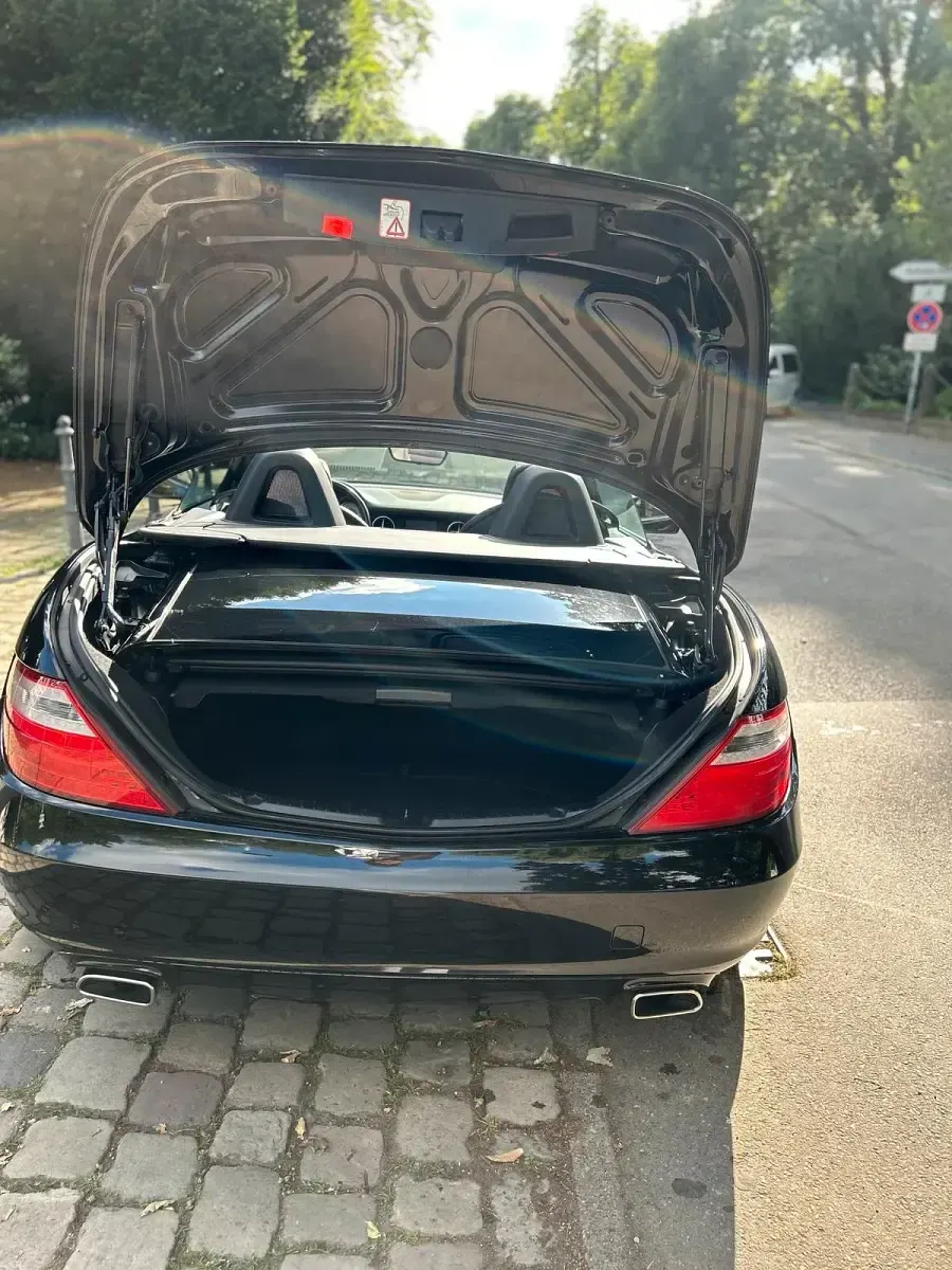 Gebraucht Mercedes SLK200 184 PS (135 kW) 2011 Schwarz Cabrio
