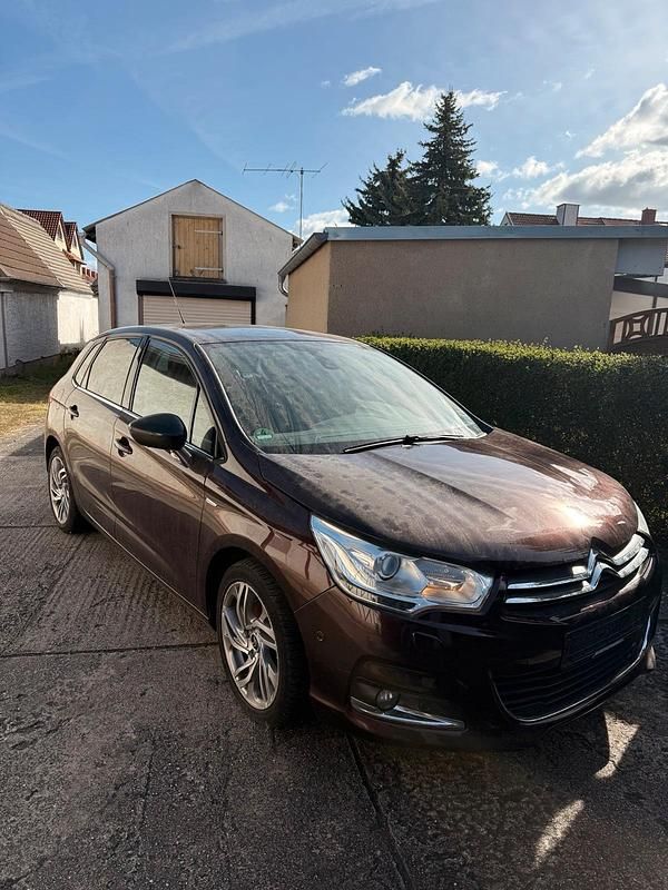 Gebraucht Citroën C4 156 PS (114 kW) 2011 Rot Limousine