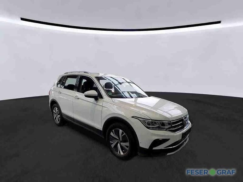 Gebraucht VW Tiguan Elegance 245 PS (180 kW) 2023 Pure white SUV