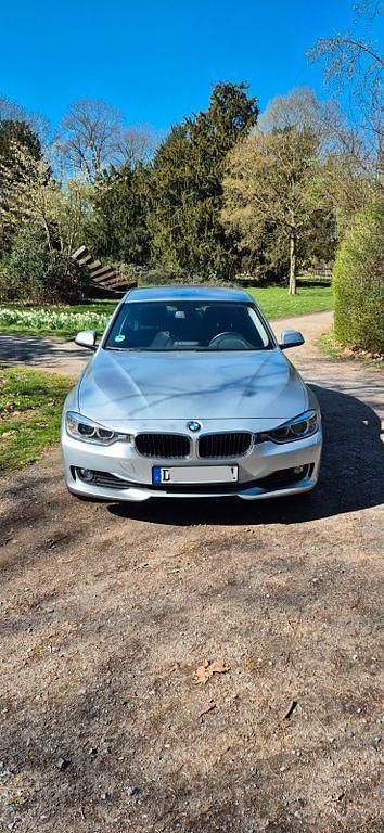 Second-hand BMW 320 184 CP (135 kW) 2012 Argintiu Berlinǎ