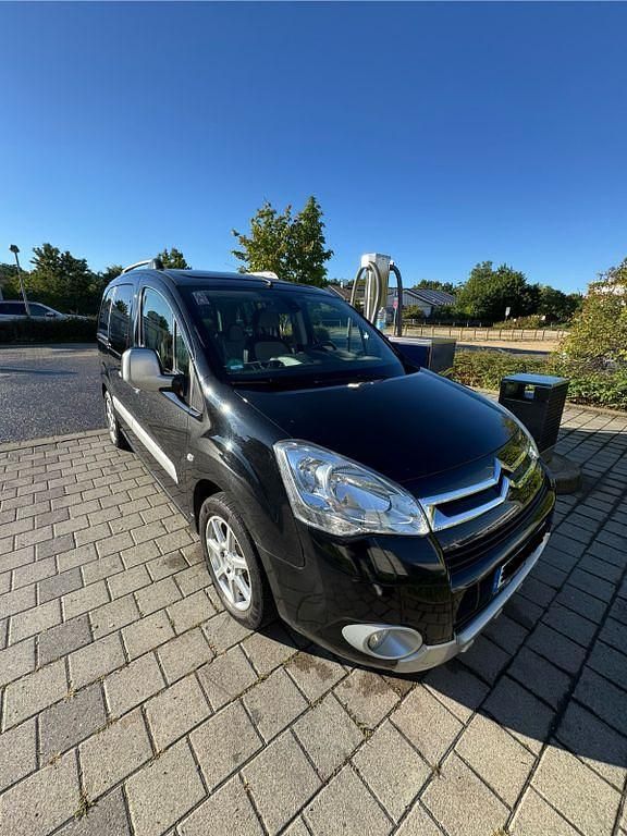 Schwarz Gebraucht 2011 Citroën Berlingo SELECTION Van / Kleinbus | 4.000 € (Superpreis) - Bild 1/4