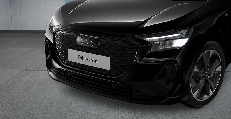 Gebraucht Audi Q4 e-tron S-Line 150 kW (204 PS) 2023 Schwarz SUV