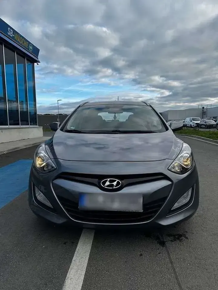 Gebraucht Hyundai i30 Trend 110 PS (80 kW) 2013 Kombi