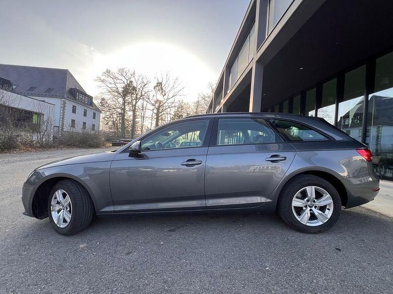 Gebraucht Audi A4 Design 150 PS (110 kW) 2016 Grau Kombi