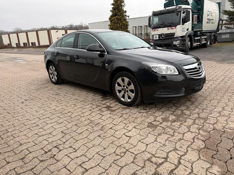 Gebraucht Opel Insignia 131 PS (96 kW) 2010 Schwarz Limousine