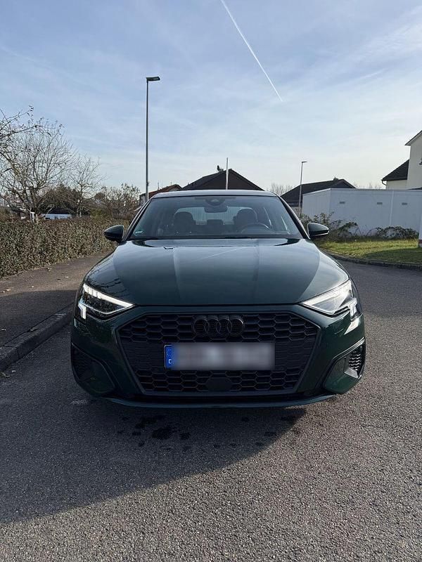 Gebraucht Audi A3 Ambiente 110 PS (80 kW) 2020 Grün Limousine