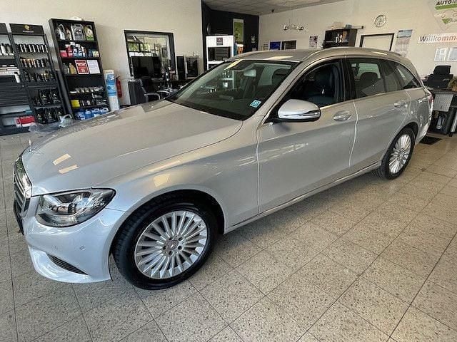Iridiumsilbermetallic Gebraucht 2016 Mercedes C220 Kombi | 17.900 € (Fairer Preis) - Bild 1/4