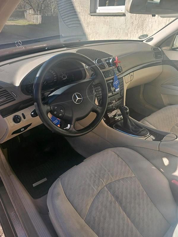 Usata Mercedes E220 150 CV (110 kW) 2004 Berlina