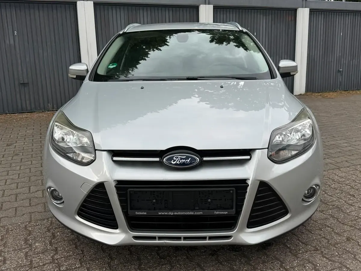 Gebraucht Ford Focus 105 PS (77 kW) 2013 Silber Kombi