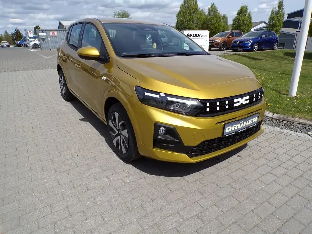 Neu Dacia Sandero Expression 101 PS (74 kW) 2026 Gold Limousine