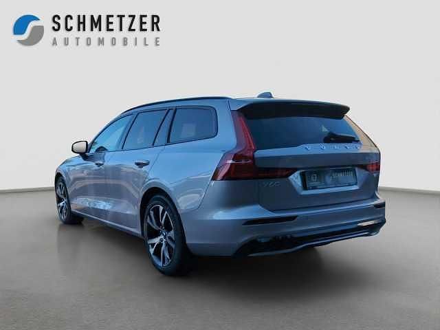 Gebraucht Volvo V60 145 PS (106 kW) 2025 Kombi
