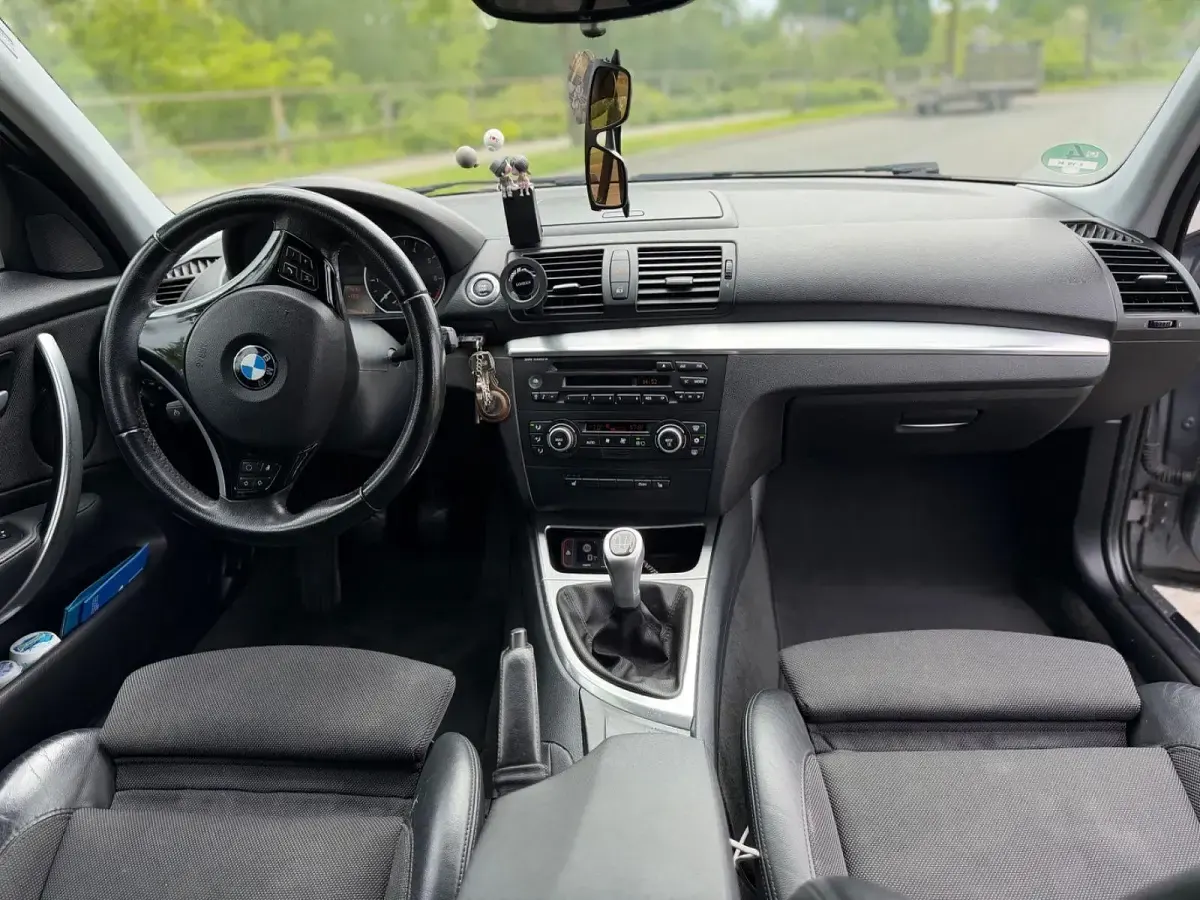 Gebraucht BMW 118 143 PS (105 kW) 2009 Grau Kleinwagen