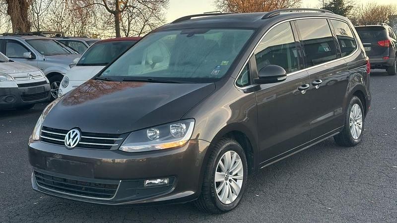 Gebraucht VW Sharan Comfortline 140 PS (102 kW) 2014 Braun Van / Kleinbus