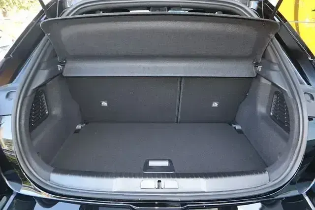 Gebraucht Opel Mokka-e Ultimate 100 kW (136 PS) 2023 Grün metallic SUV