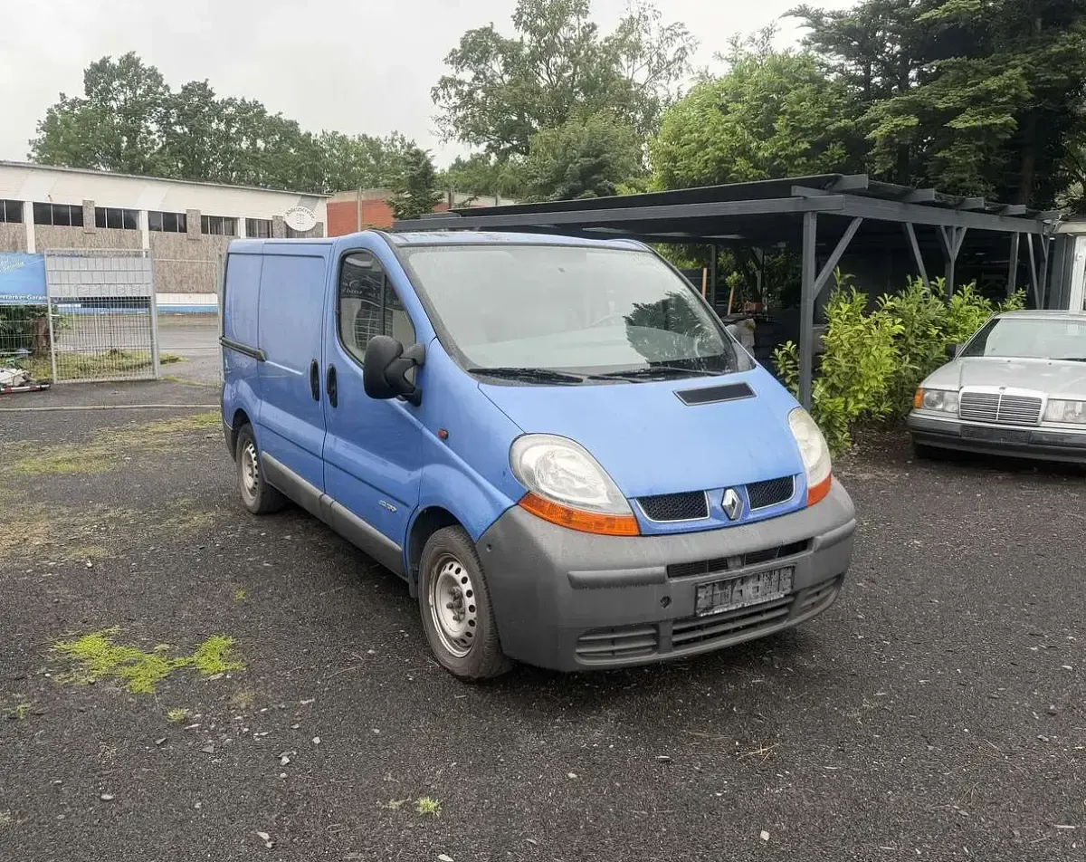 Gebraucht Renault Trafic 101 PS (74 kW) 2006 Blau Van / Kleinbus