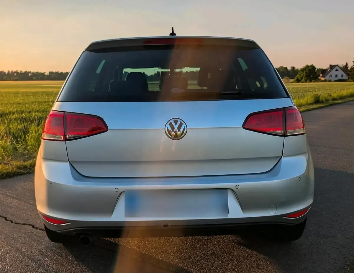 Gebraucht VW Golf VII LOUNGE 110 PS (80 kW) 2015 Silber Limousine