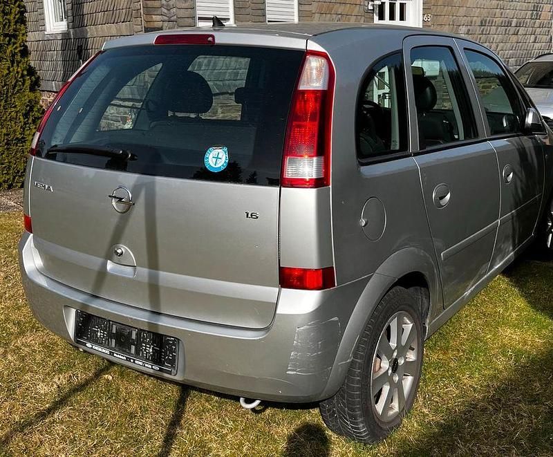 Gebraucht Opel Meriva 101 PS (74 kW) 2005 Silber Van / Kleinbus